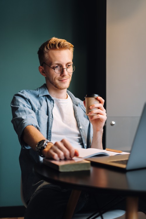 Kursy web developmentu online - nauka HTML, CSS, JavaScript i React z GANCLE TECH